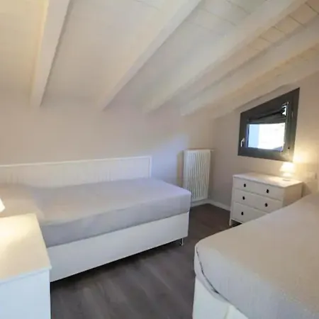 Golfo Comacina Daire Ossuccio